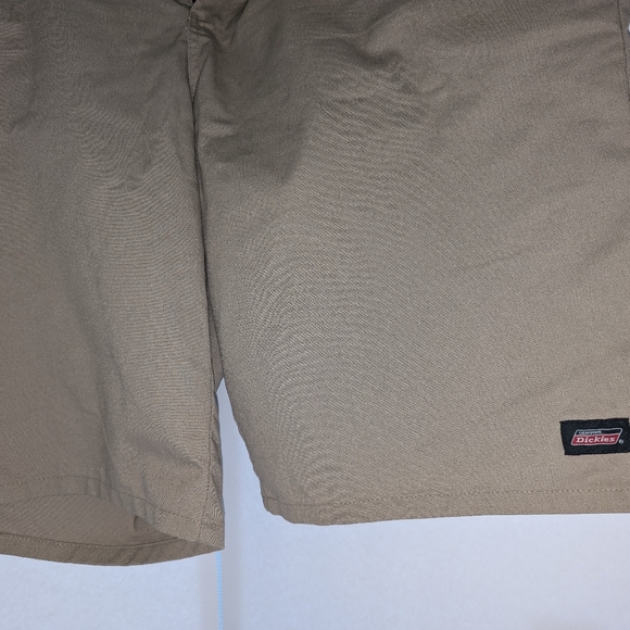 Men's Dickies Flat Front Khaki Shorts - Picture 3 of 6
